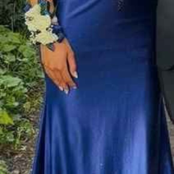 Prom dress - Picture 1 of 1